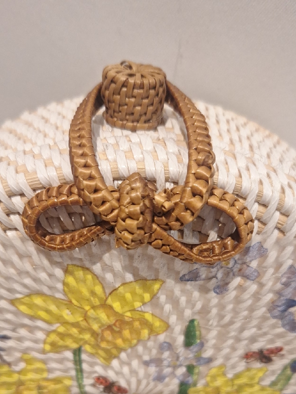 Round Straw Crossbody Bag with Yellow Floral Embroidery - Picture 3 of 9